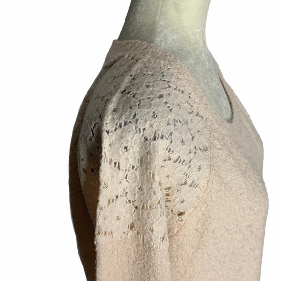 Lace Cold Shoulder Cropped Knit Sweater 60PE - Picture 3 of 6